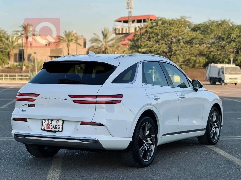 جنسس GV70